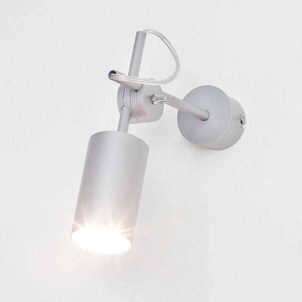 Spot mural orientable en argent