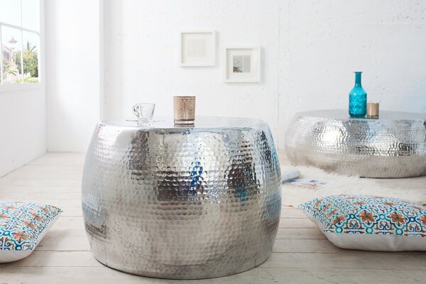 Table basse en aluminium martelé Ø 60 cm en argent