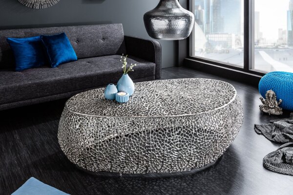 Table basse en métal argenté 122 x 122 cm artisanale