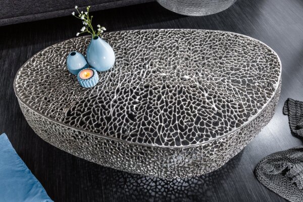 Table basse en métal argenté 122 x 122 cm artisanale