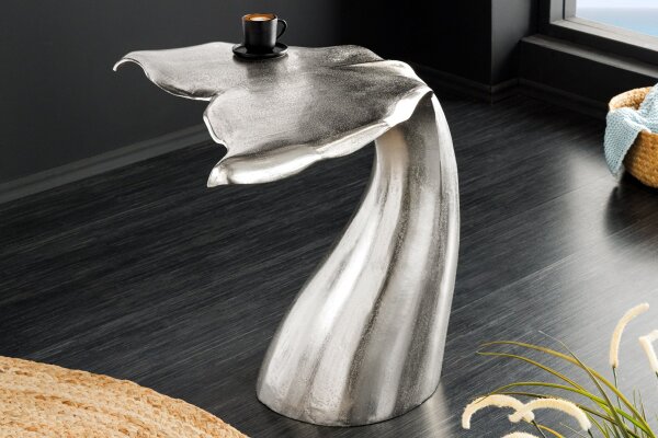 Table dappoint en métal argenté 57x50 cm artisanale