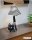 Lampe de table LED chat 51 cm noir blanc duveteux