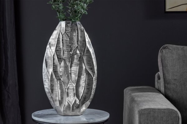 Dekovase Metall Hammerschlag H: 44 cm Unikat in Silber