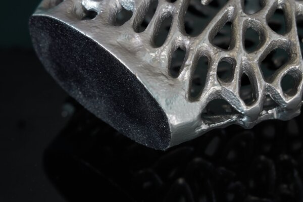 Deko Vase 2er Set Handarbeit aus Metall in Silber