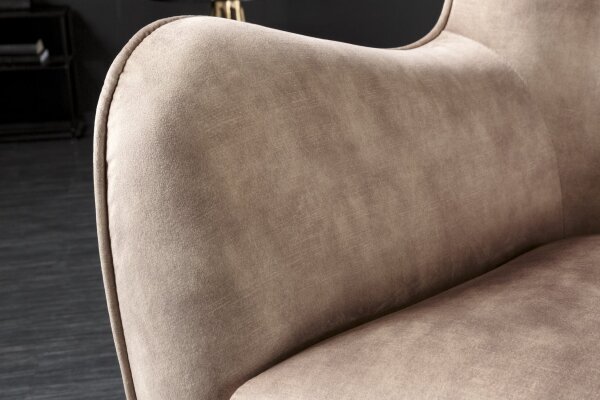 Fauteuil à oreilles velours beige crème avec accoudoirs Chesterfield