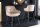 Tabouret de bar velours métal crème beige noir avec dossier