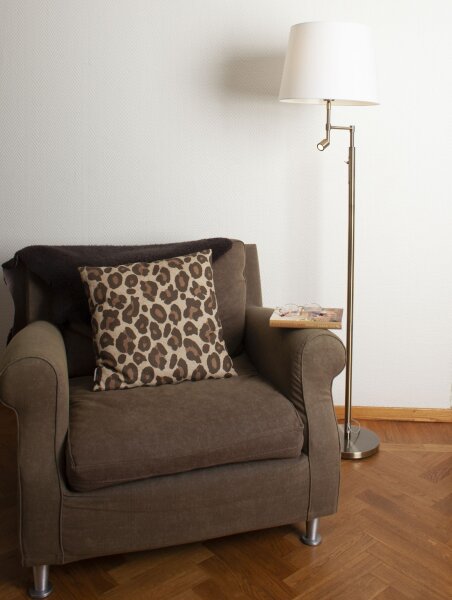 Stehleuchte mit Leselampe 157 cm Messing antik Weiß E27 + LED