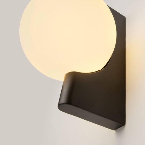 Wandlampe Glas Metall Schwarz H:30 cm G9 Kugel Modern