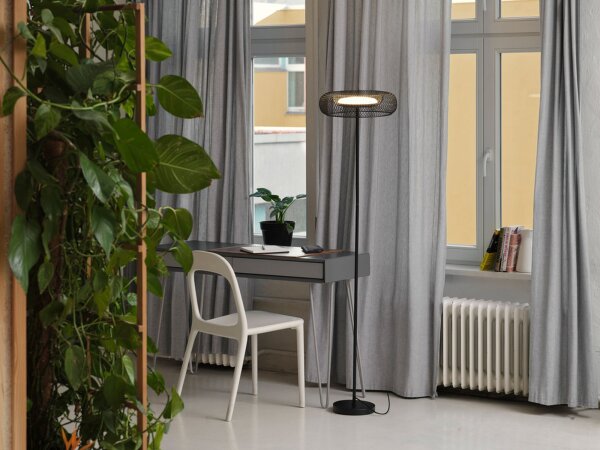 LED Stehleuchte Schwarz Metall 3000 K H:161 cm OSRAM
