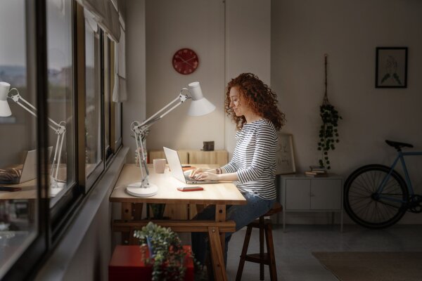 LED Tischleuchte dimmbar verstellbar Weiß 3000 K OSRAM