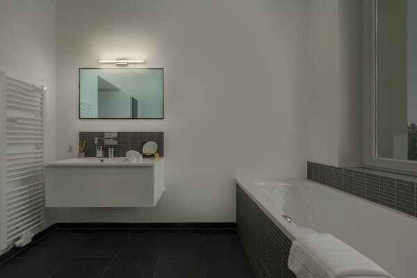 LED Spiegelleuchte dimmbar Touch CCT Chrom IP44 OSRAM