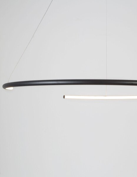 LED Pendelleuchte Ø 70 cm Schwarz höhenverstellbar warmweiß