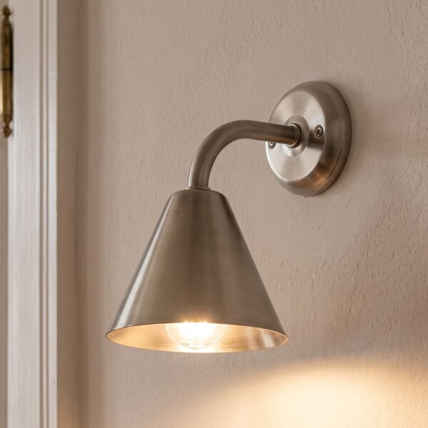 Stilvolle Wandlampe DANAE Messing Flur Wohnzimmer
