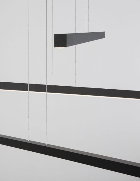 LED Pendelleuchte 55 cm breit Schwarz höhenverstellbar